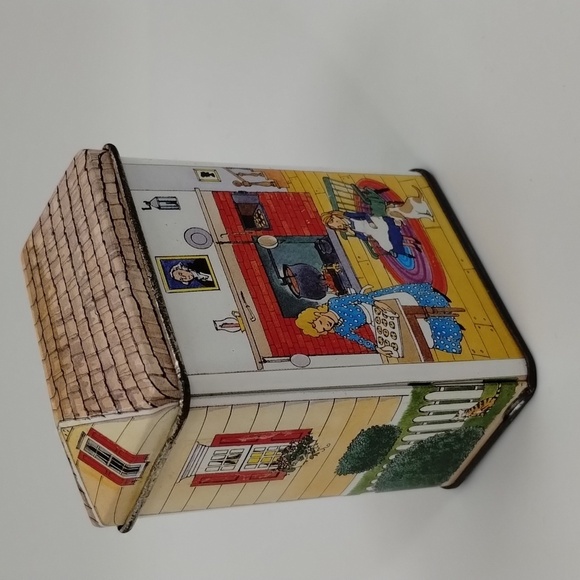 Nestle Tollhouse Metal Tin Container House Red Door Welcome Guest Tiny Can - Picture 3 of 9